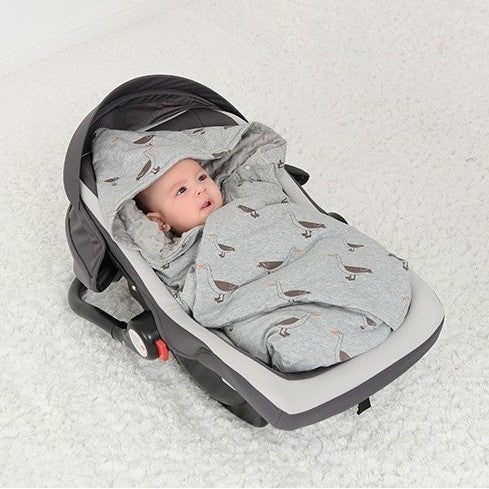 nid d ange cosy chaleureux gris illustrant bébé bien enveloppé