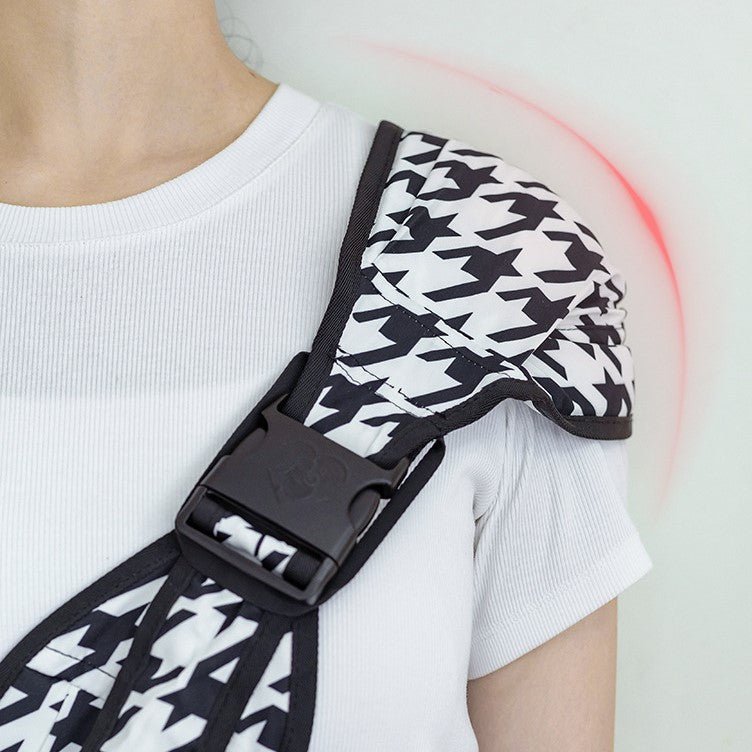 porte bébé physiologique avec bandoulière large pour l'épaule