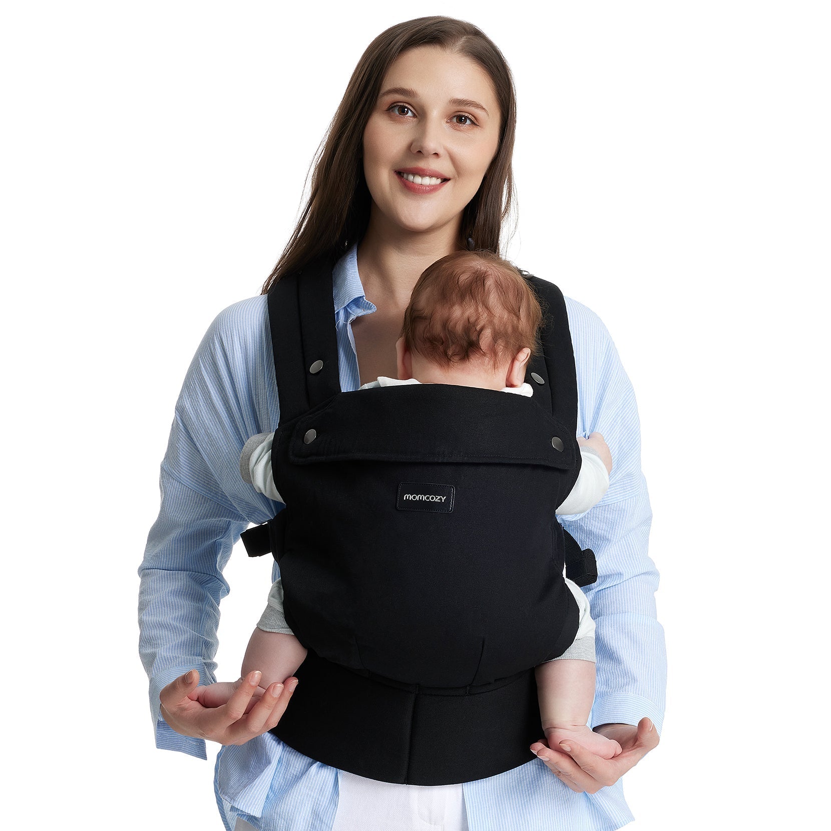 porte bébé noir ergonomique avec maman qui porte bébé devant