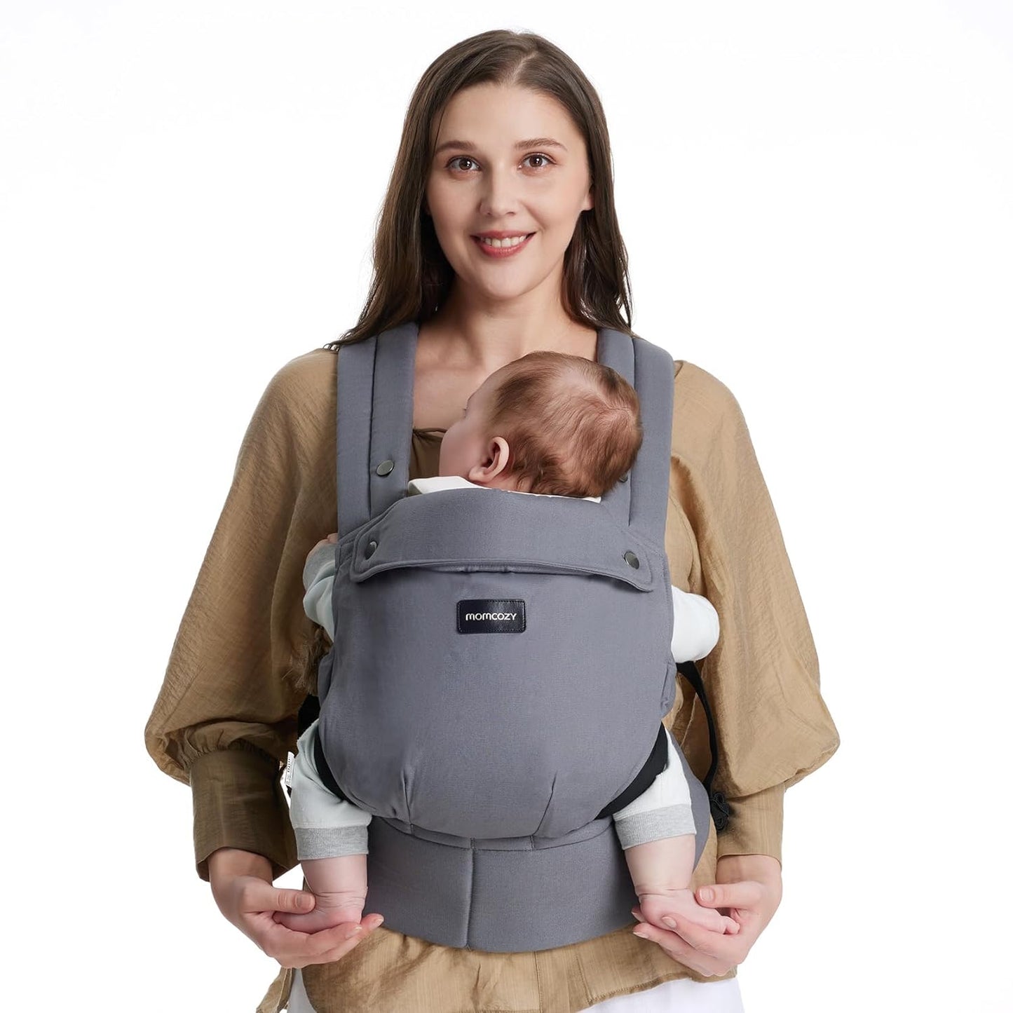 porte bébé gris ergonomique avec maman qui porte bébé devant