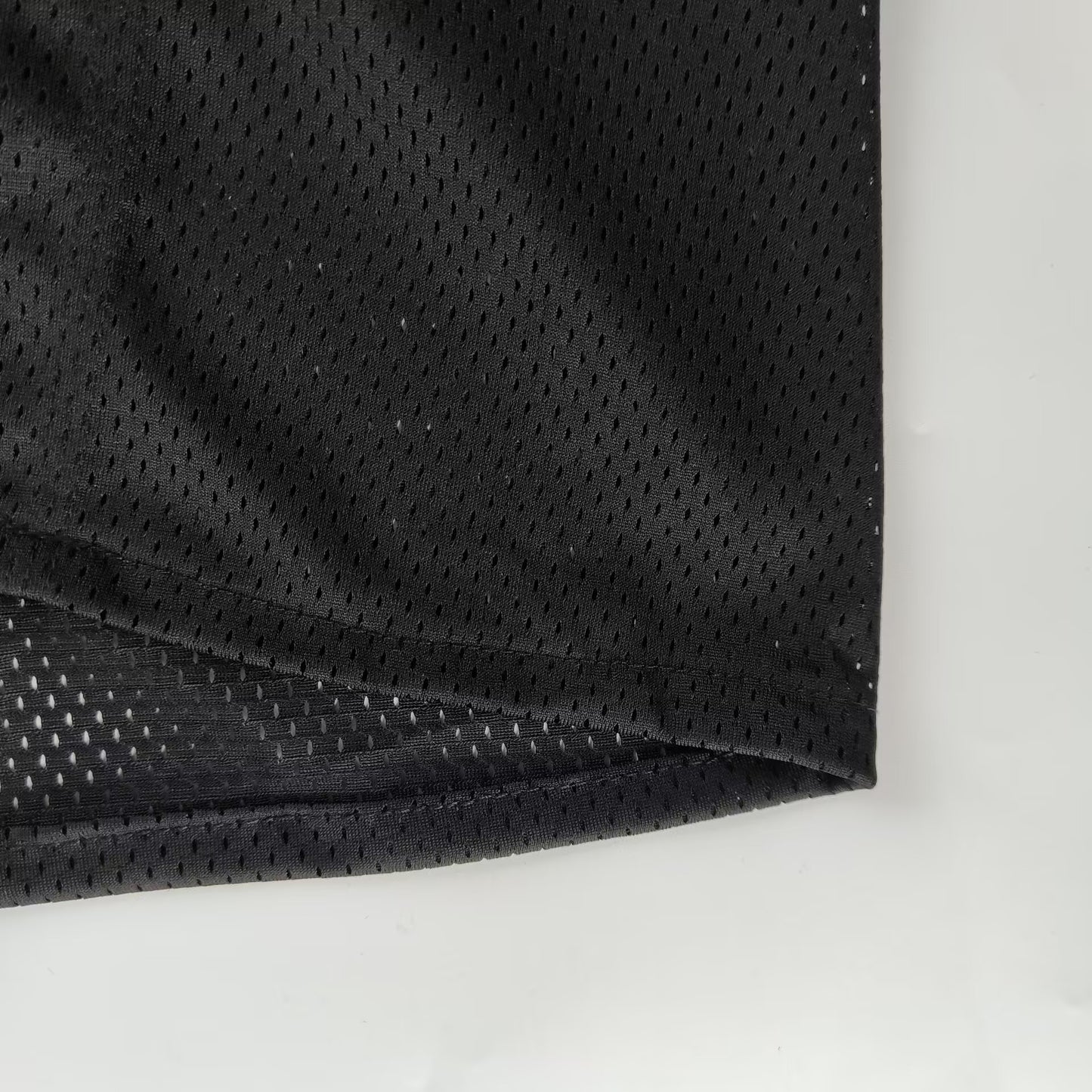 sling respirant noir en mailles respirantes