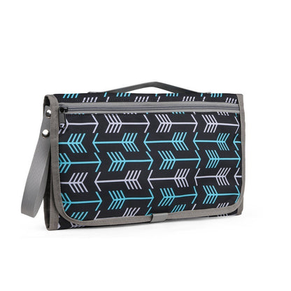 tapis à langer nomade noir avec motif de flèches
